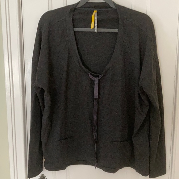 ⭐️ 3/$20 ⭐️ Lole lounge top - Picture 1 of 4